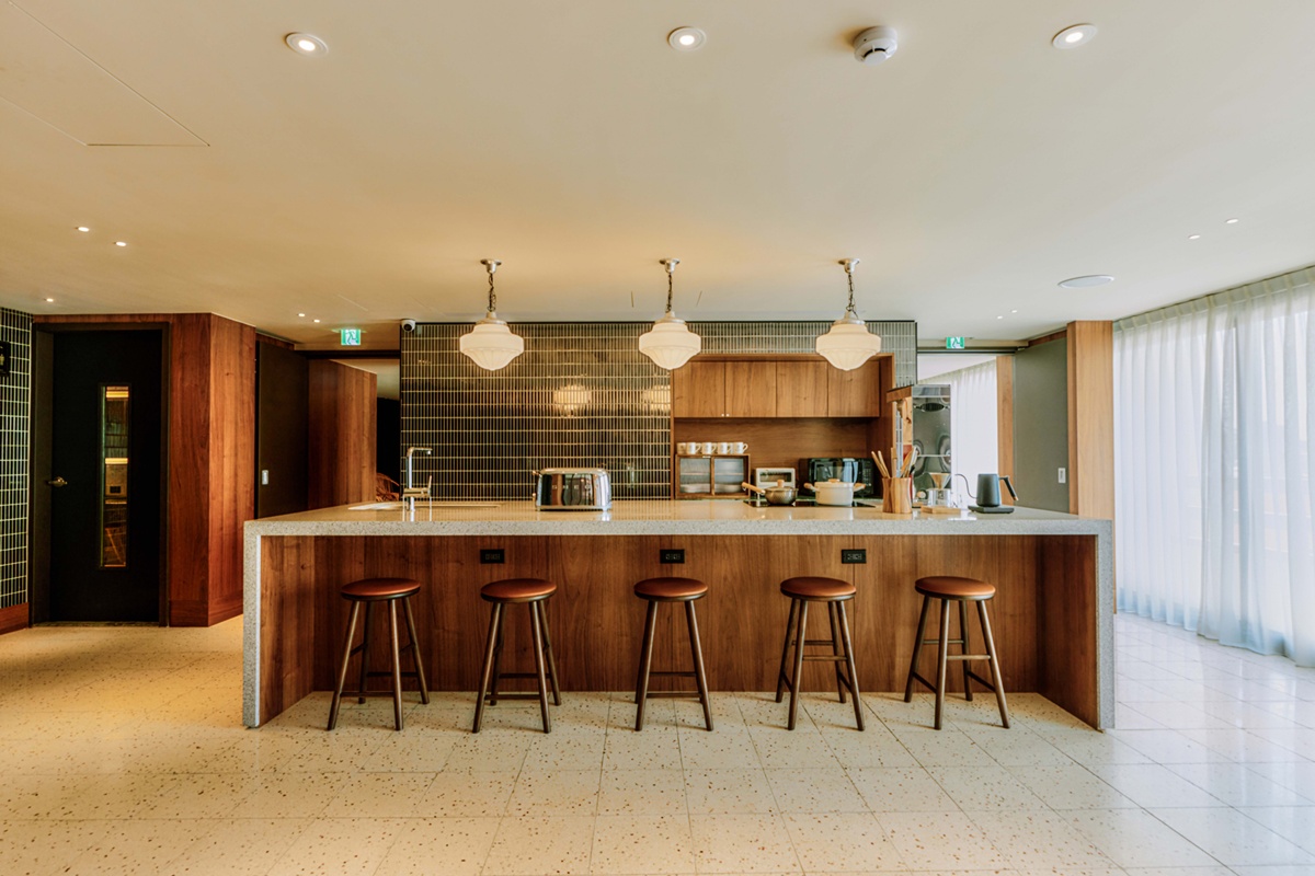 20251113-113306-公共空間-廚房