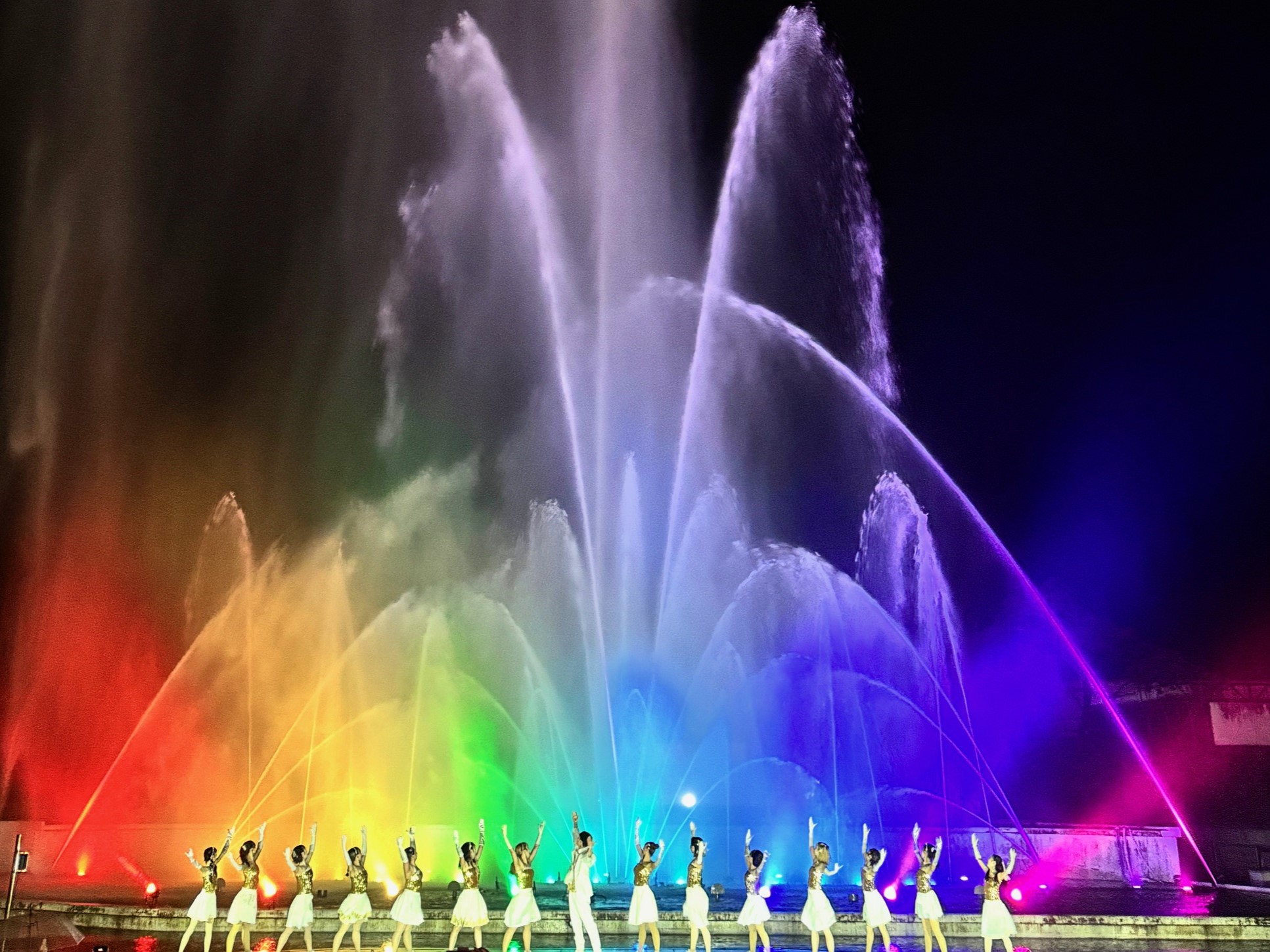 新聞附件(12)【雷射水舞秀】