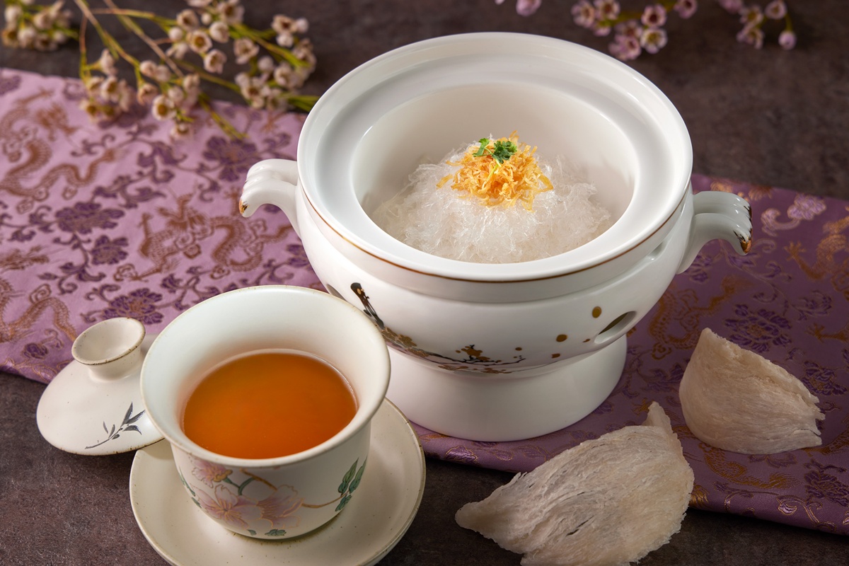 新聞附件(六)- 台北喜來登辰園伍志杰主廚新菜「瑤柱煎官燕佐頂上湯」