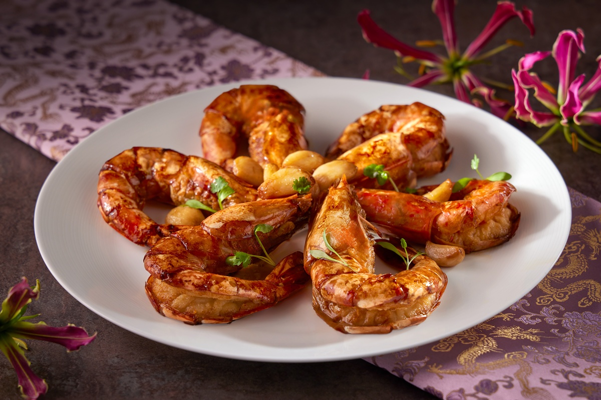 新聞附件(四)- 台北喜來登辰園伍志杰主廚新菜「頭抽煎焗虎蝦」