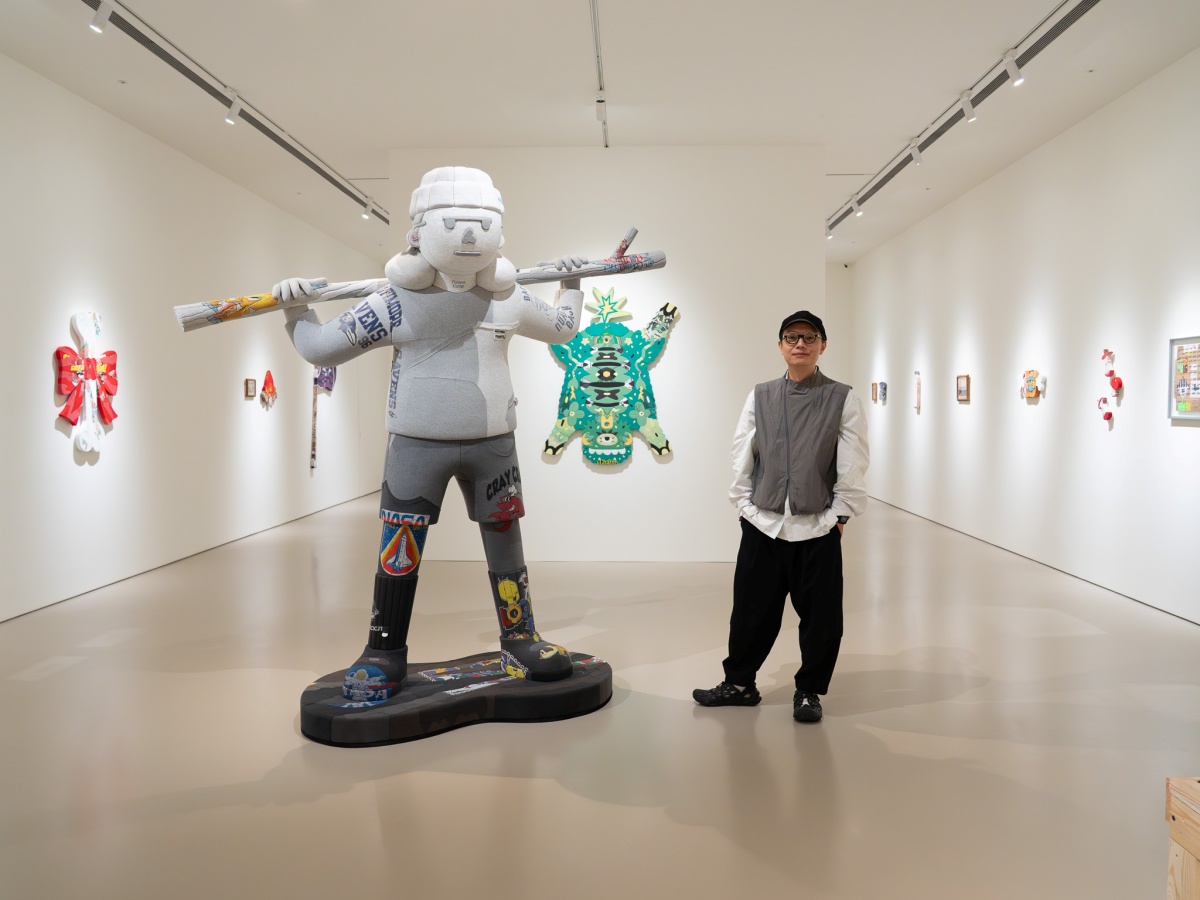 百件二手潮Ｔ變身MASKBOY浮雕巨作！劉正堃「思緒漫遊」誠品盛大登場