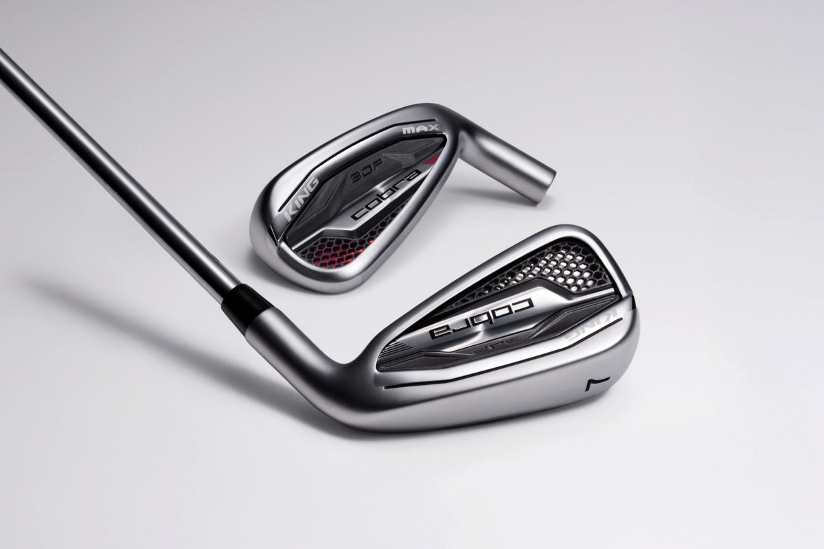 COBRA GOLF為KING鐵桿家族注入全新戰力，推出KING MAX系列鐵桿組。導入品牌獨家3D列印製程技術，結合全新SKID SOLE滑行桿底結構與360 SPEEDSHELL嵌入式桿面設計，重新調整桿頭結構與重量配置效率，使擊球瞬間釋放更快球速與更遠飛行距離。