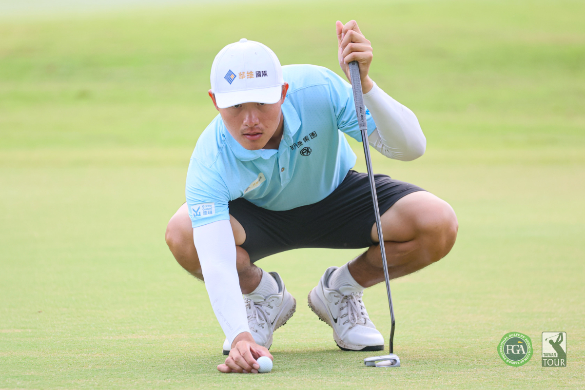 2026 TPGA台巡賽季首場比賽肇喜登峰巡迴賽 - 長華公開賽今天(26日)在高雄信誼球場進行第二回合,衛冕的主場選手蘇晉弘抱病出賽,飆出九鳥一柏忌,打出低於標準桿8桿的64桿,以兩回合總桿低於標準桿10桿的134桿,躍居領先;泰國選手瓦萬(Warun Leamgaew)也揮出九鳥二柏忌的65桿佳績,與打出68桿的謝霆葳,同以兩回合136桿,暫並居第二。