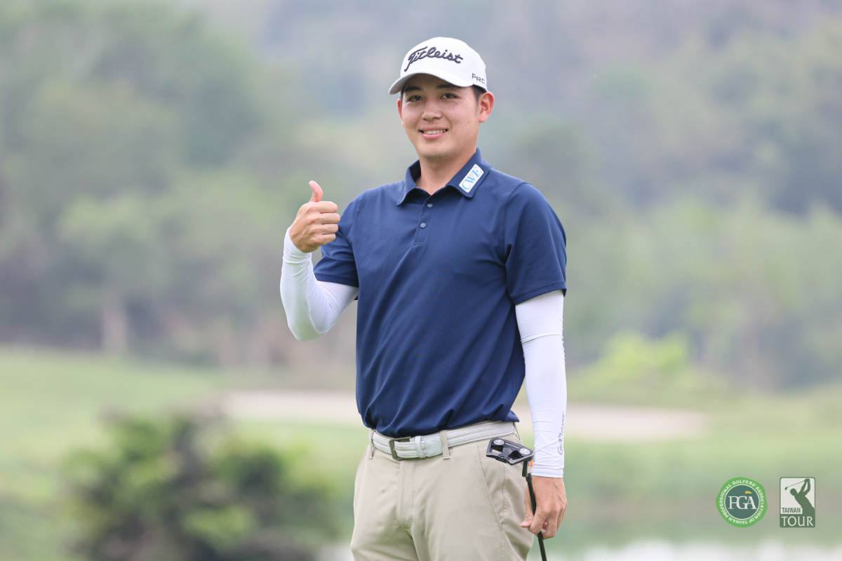 2026ThreeBond TPGA挑戰巡迴賽開幕站8日在台南斑芝花高爾夫俱樂部展開首回合,林大銪及楊豪都打出低於標準桿五桿的67桿,暫時並列領先;江以安及蕭和宇都打出低於標準桿四桿的68桿,暫並居第三;尋求衛冕的謝霆葳以一桿之差的69桿,與李昭樺同桿,暫並列第五,明天最後一回合進行爭冠決賽。