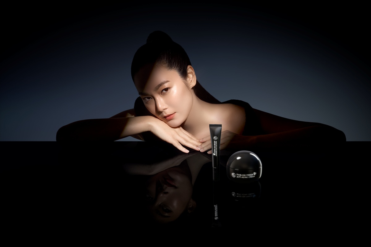 醫美級輕奢修護保養品牌ESSENCARE，將「醫」與「美」完美結合，以「高效穩膚、特殊美容後保養」為核心特色，提供美容程序後的細緻呵護，讓保養不再是繁瑣的疊加，而是一場精準校準肌膚狀態的修護儀式！