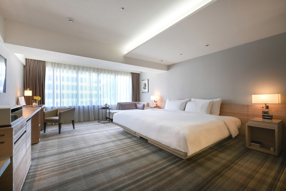 母親節將至，與其送花送禮，不如帶媽媽好好放一天假，從住房到餐飲享受一次照顧到位。和逸飯店‧台北雙館今年推出「媽媽Off Time」會員專屬住房專案，5月入住每晚最低4,430元起，入住即贈品牌限定禮袋，再抽千元珍珠項鍊套組