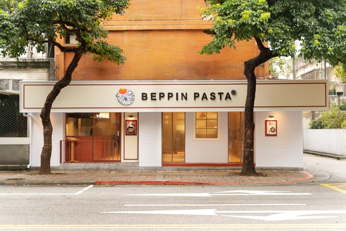 以天然新鮮、職人每日現製生鮮義大利麵深受饕客喜愛的和風洋食「BEPPIN PASTA」，在迎來品牌開幕五週年之際，正式宣告全台第四家分店、也是品牌第二家獨立街邊店的「東興店」將於6/10開賣、6/12正式開幕！