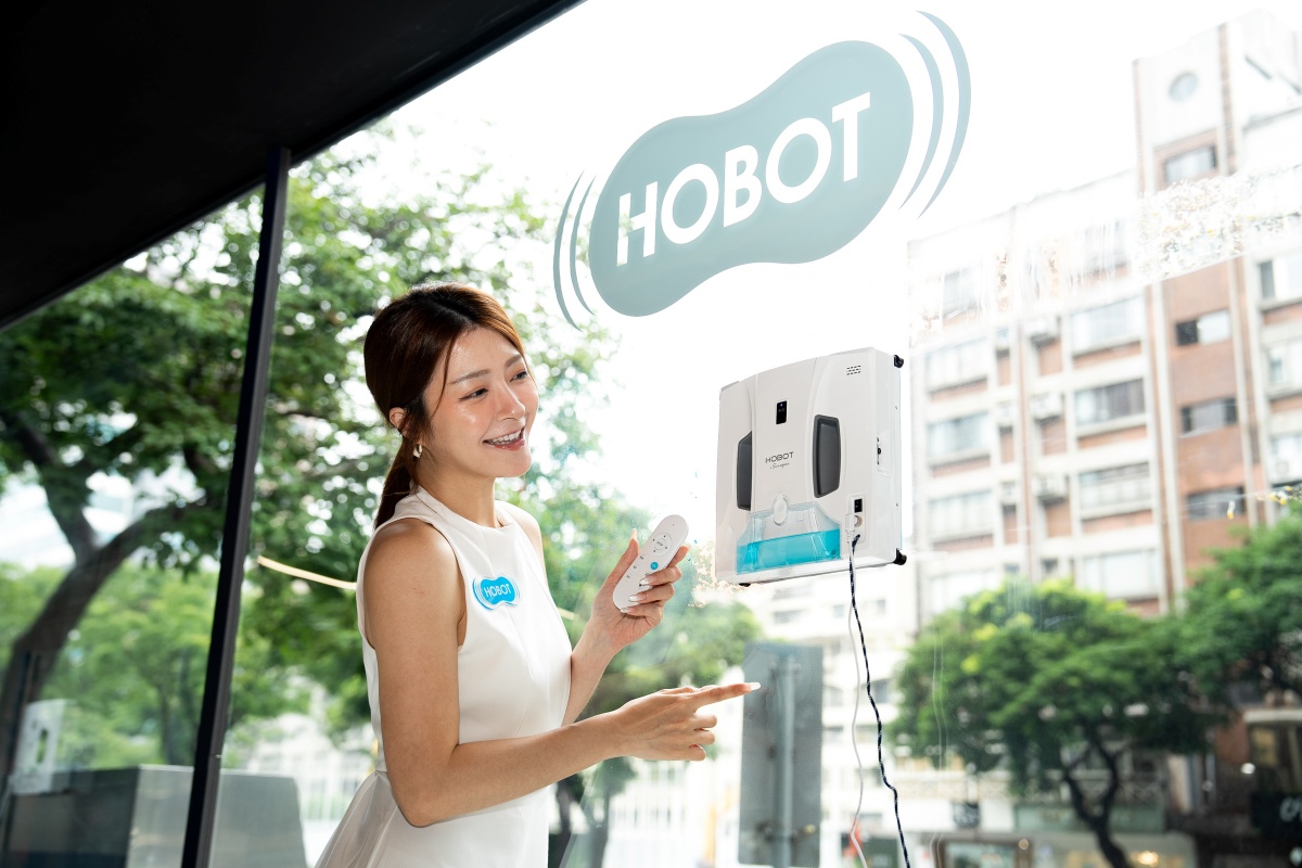全球智慧清潔領導品牌 HOBOT 今年初於美國 CES 2026 家電大展盛大公開全新旗艦產品「玻妞雙刮刀擦窗機器人 HOBOT-SP10」,成為全球首創雙刮刀的擦窗機器人。