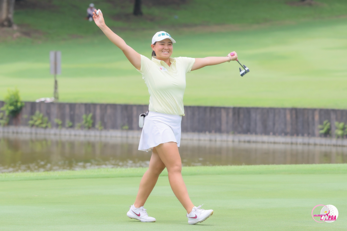 2026臺灣強女子公開賽6月5日於彰化高爾夫球場進行最終回合,台灣選手俞涵軒終場繳出-3的69桿成績,以總桿數210桿拿下生涯首座公開賽冠軍。