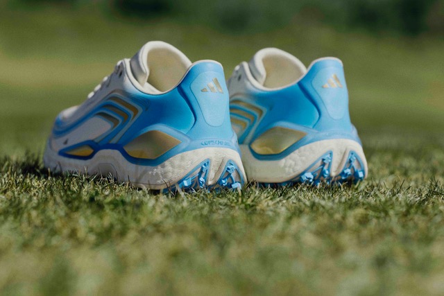 為慶祝adidas合作的足球傳奇Lionel Messi帶領阿根廷足球國家代表隊正式展開2026 FIFA 世界盃冠軍賽衛冕之旅，adidas Golf推出CODECHAOS Messi限定版高球鞋，結合最高端科技與設計理念的，向這位足球史上的最佳球員（GOAT）獻上敬意。