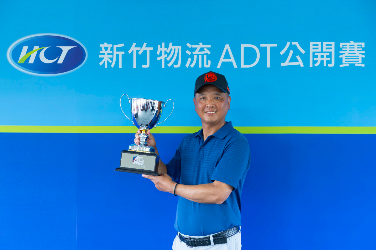 2026新竹物流ADT公開賽24日進行最後一回合決賽，47歲台灣選手呂偉智延長加洞賽第一洞，上演果嶺外距洞24碼大驚奇一切，獵鷹退敵奪冠，贏得睽違10年的國際賽事冠軍獎盃，抱走冠軍獎金2.1萬美元（新台幣67.2 萬元）。
