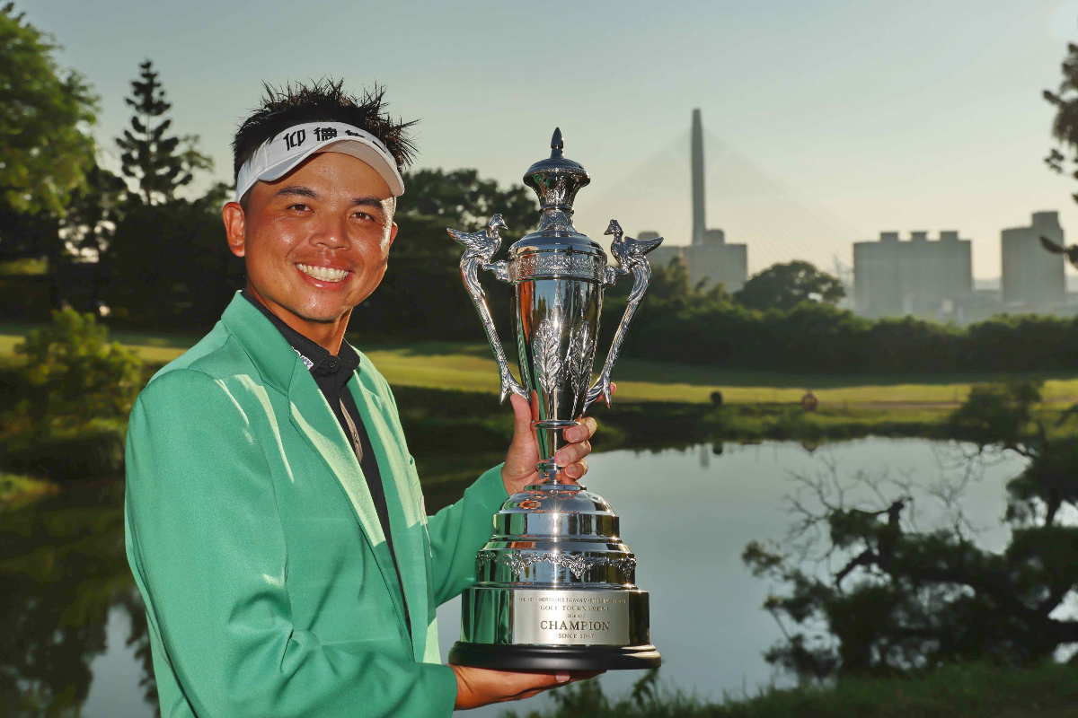 一路領先的台灣選手洪健堯第16與17洞連續吞下柏忌後，在關鍵的最後一洞第18洞推進一記21呎的小鳥推桿，驚險奪下他的亞巡賽首勝，穿上冠軍綠夾克，贏得台灣高球賽史冠軍獎金最多的24萬美元（約合新台幣744萬）。