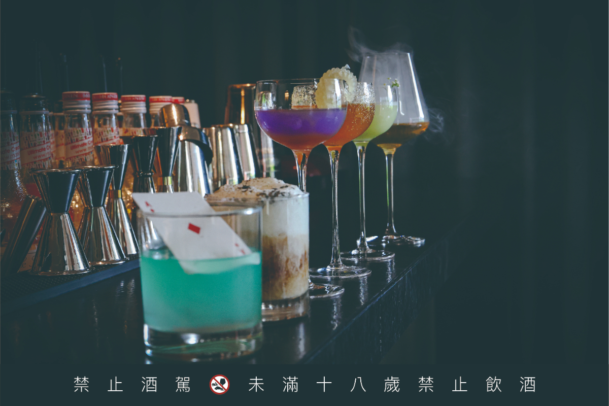座落於Hotel MVSA慕舍酒店8樓的Lounge Vino空中酒廊，延續「童話故事上集」系列調酒，推出「Once Upon a Time 童話故事下集」系列，再次打開成人童話的下一頁。